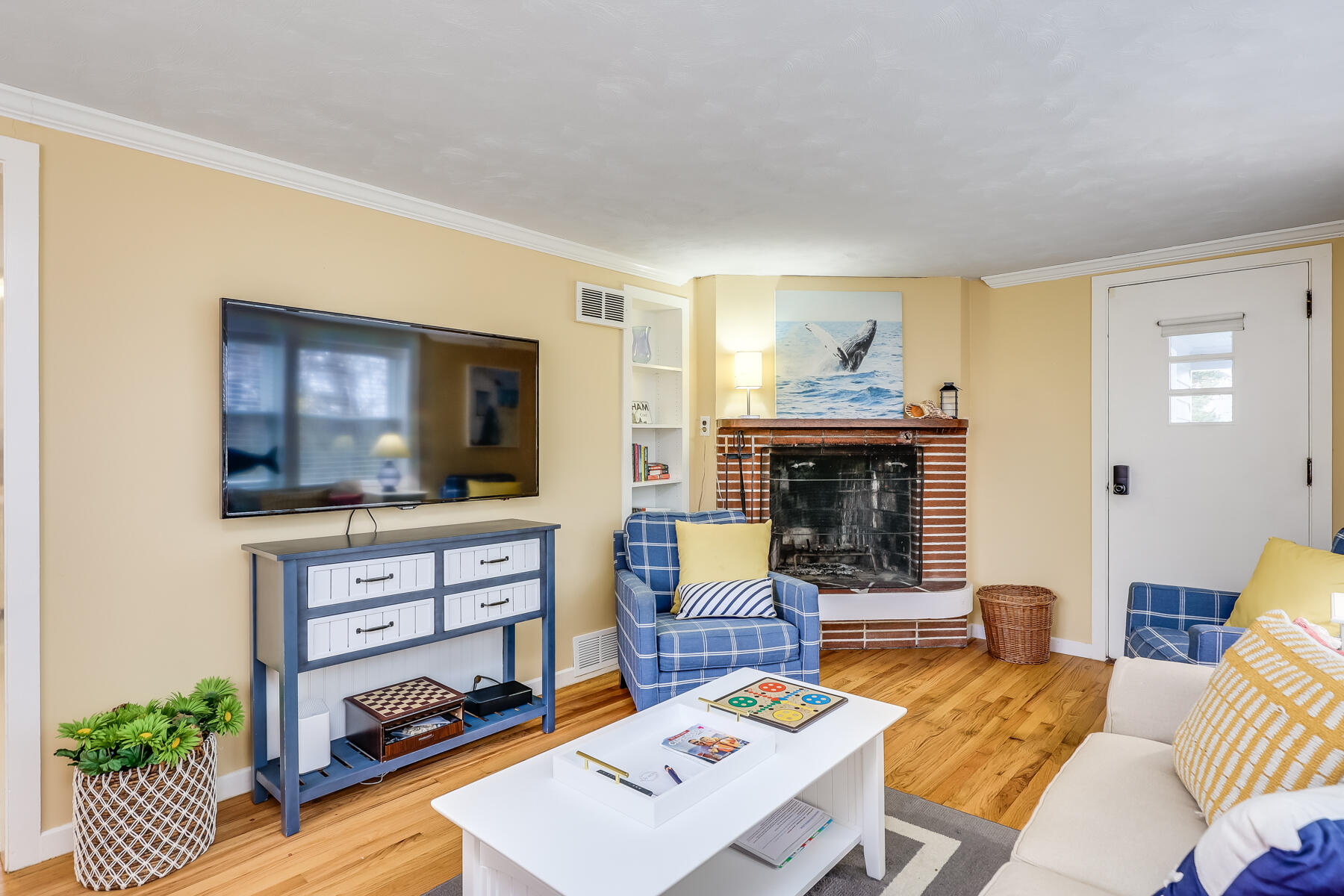 40 Seaview Road Eastham, MA 02642 - Photo 10 of 48 Livingroom