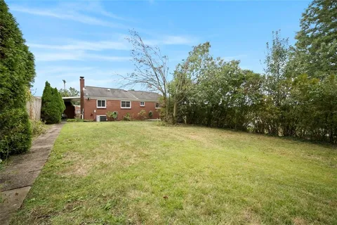 $199,900 | 468 Lois Drive, Pittsburgh, PA 15236