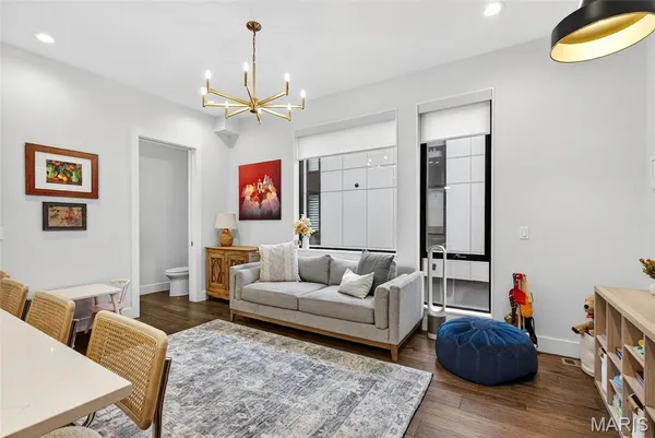 $799,000 | 215 North Sarah Street, Unit 7, St. Louis, MO 63108