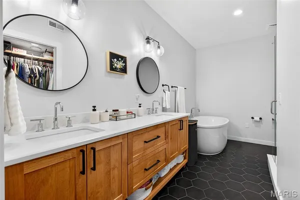 $799,000 | 215 North Sarah Street, Unit 7, St. Louis, MO 63108