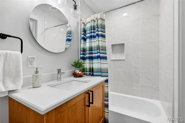 $799,000 | 215 North Sarah Street, Unit 7, St. Louis, MO 63108