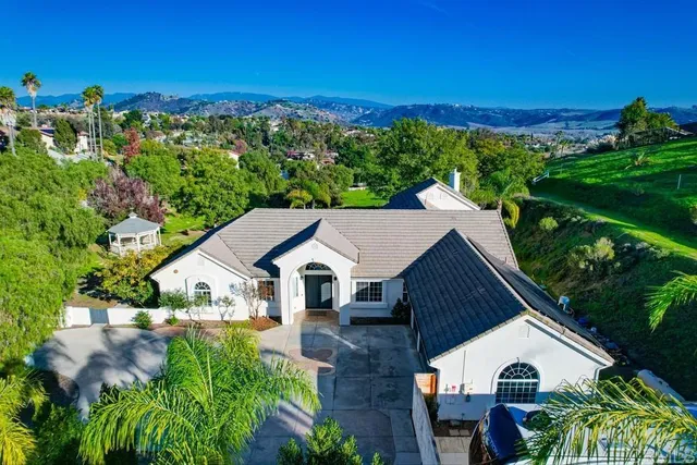 $1,550,000 | 2241 Via Corto, Fallbrook, CA 92028