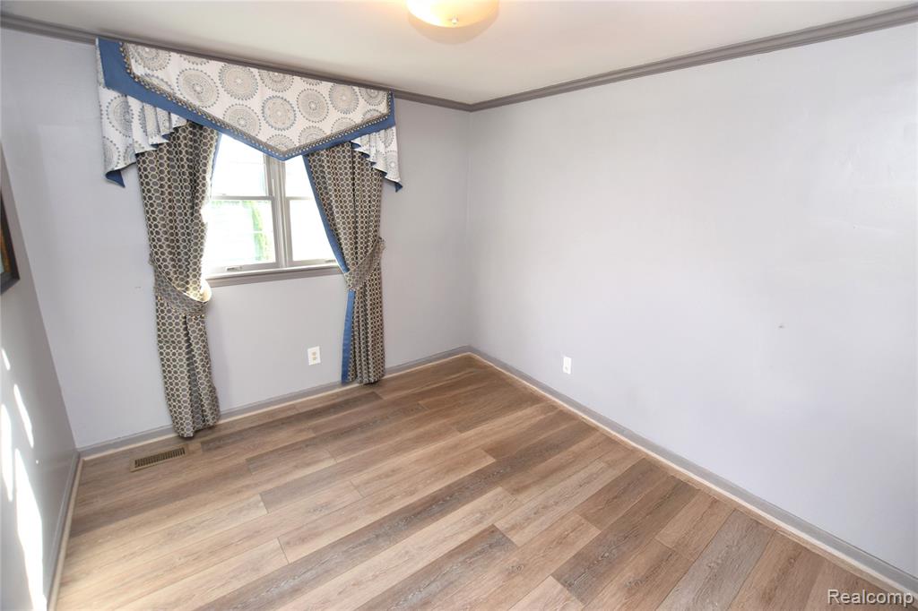 15489 Linden Road Linden, MI 48451 - Photo 16 of 25