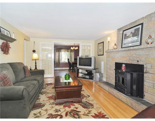 62 Warwick Street Woonsocket, RI 02895 - Photo 13 of 20 Living Room.