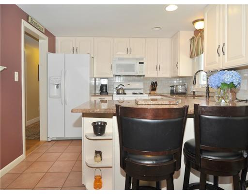 62 Warwick Street Woonsocket, RI 02895 - Photo 16 of 20 Kitchen.