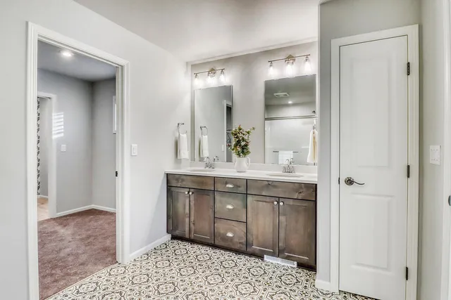 $800,000 | 3521 Grandwood Drive North, Fargo, ND 58102