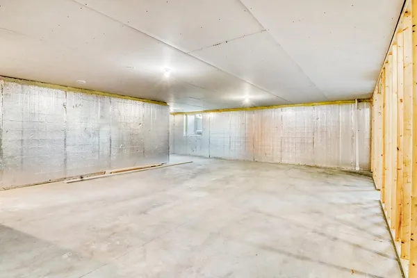 $800,000 | 3521 Grandwood Drive North, Fargo, ND 58102