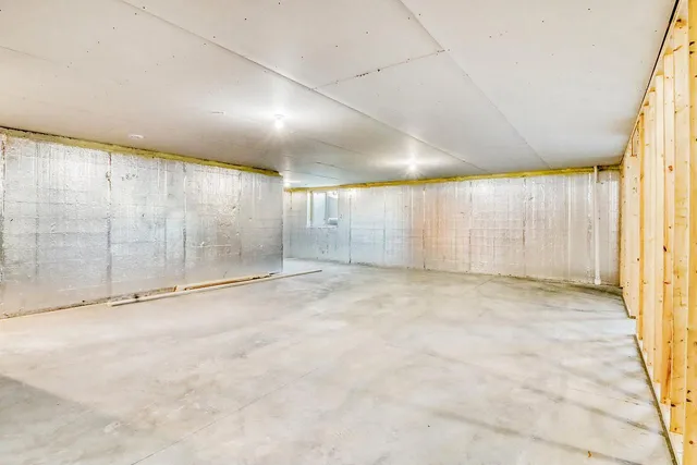 $800,000 | 3521 Grandwood Drive North, Fargo, ND 58102