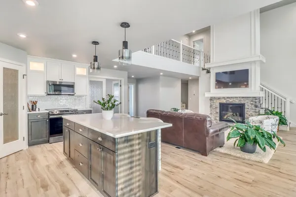 $800,000 | 3521 Grandwood Drive North, Fargo, ND 58102
