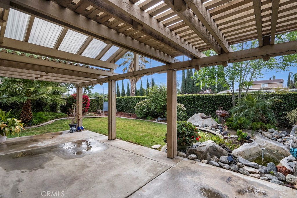 2176 Glenview Terrace Riverside, CA 92506 - Photo 30 of 36 a garden view