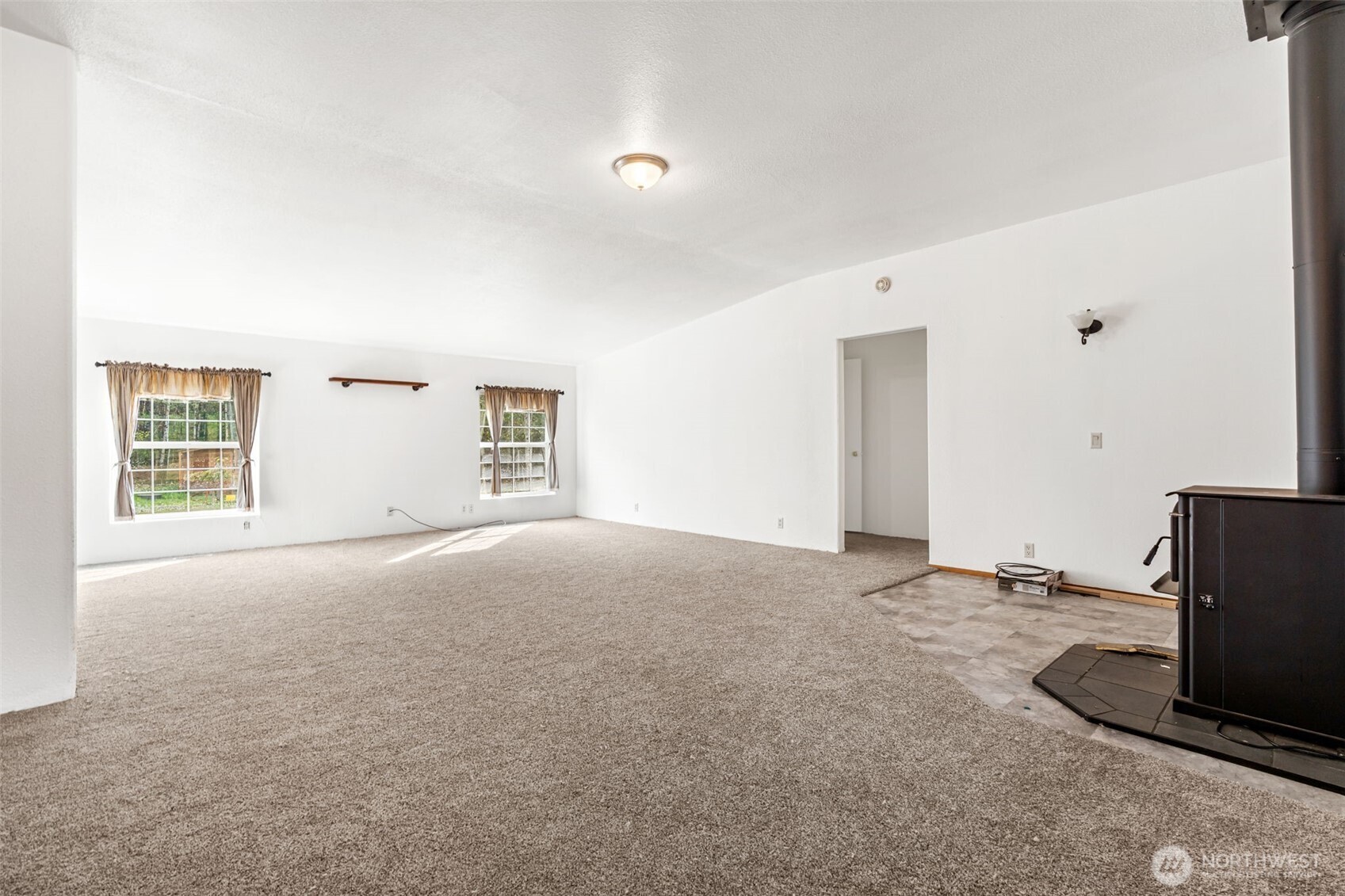 1332 Centralia Alpha Road Chehalis, WA 98532 - Photo 17 of 40 a view of an empty room with a window