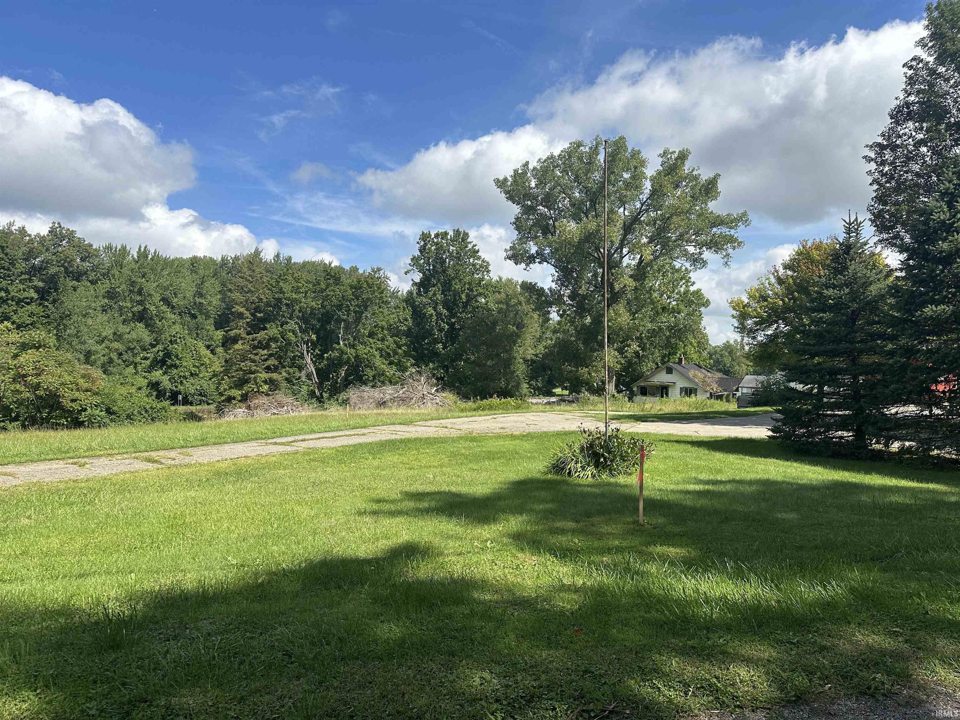 8628 East Koher Road South Syracuse, IN 46567 - Photo 3 of 8