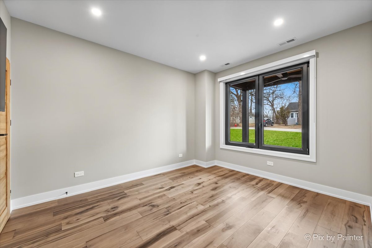 154 Oak Street Lake Zurich, IL 60047 - Photo 15 of 32