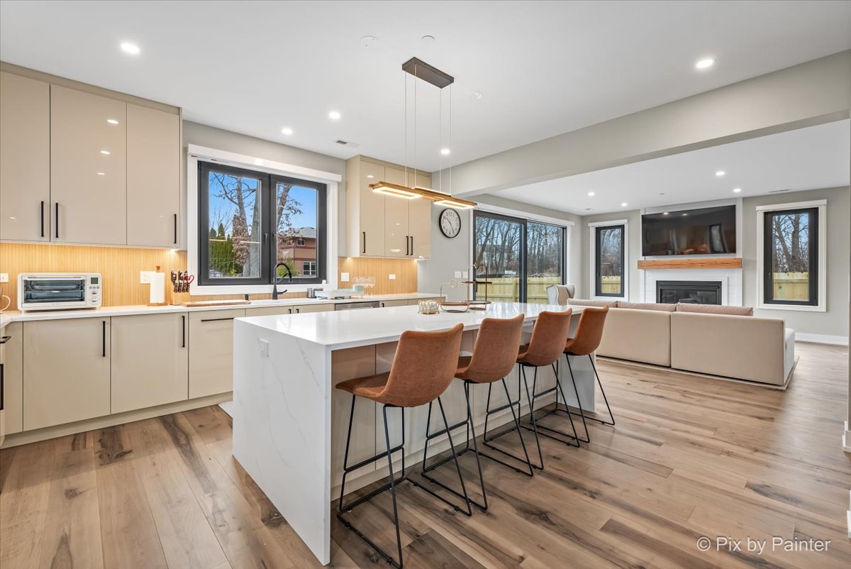 154 Oak Street Lake Zurich, IL 60047 - Photo 2 of 32