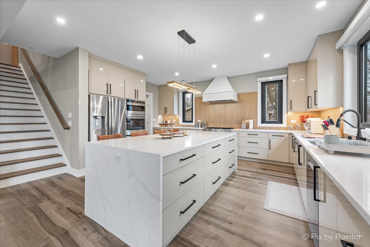 154 Oak Street Lake Zurich, IL 60047 - Photo 4 of 32