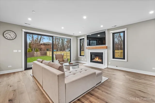 $8,400 | 154 Oak Street, Lake Zurich, IL 60047