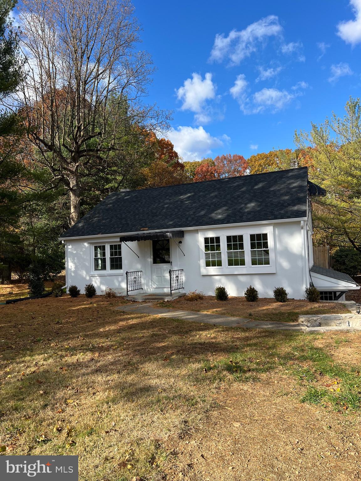a house view with a outdoor space