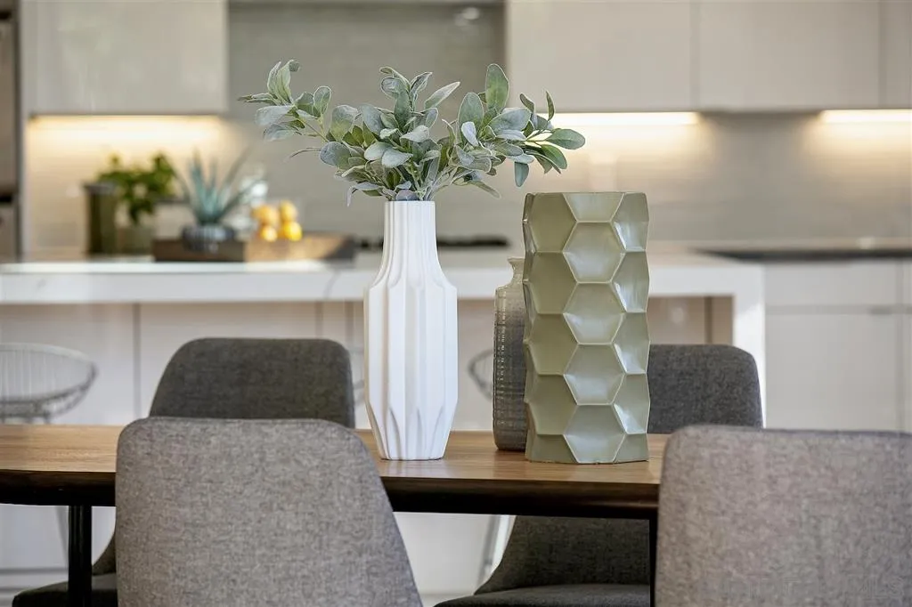 17502 Rancho Del Rio Rancho Santa Fe, CA 92067 - Photo 8 of 20 a vase of flowers sitting on a table