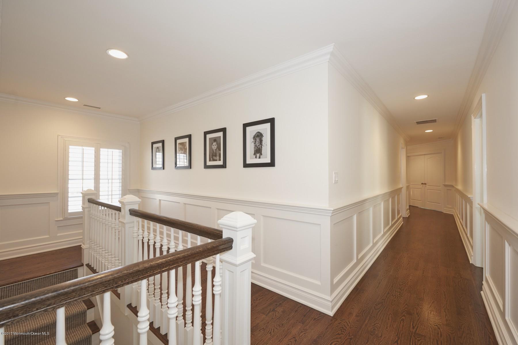 10 Heathcliff Road Rumson, NJ 07760 - Photo 20 of 28 Upstairs Back Hall