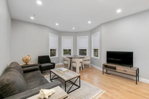 $4,350 | 755 Boylston Street, Unit 1, Brookline, MA 02467