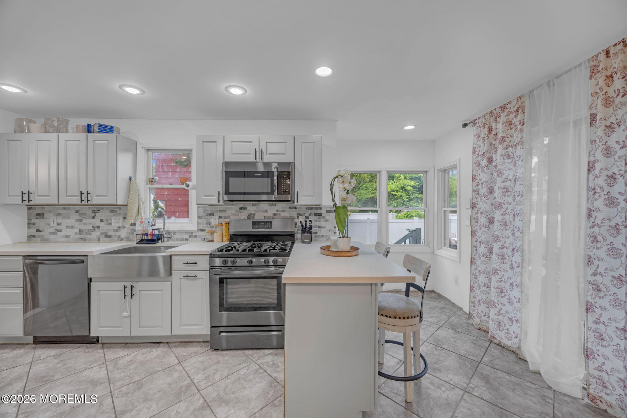 1107 Cook Avenue Laurence Harbor, NJ 08879 - Photo 8 of 24 17-web-or-mls-2M1A9416