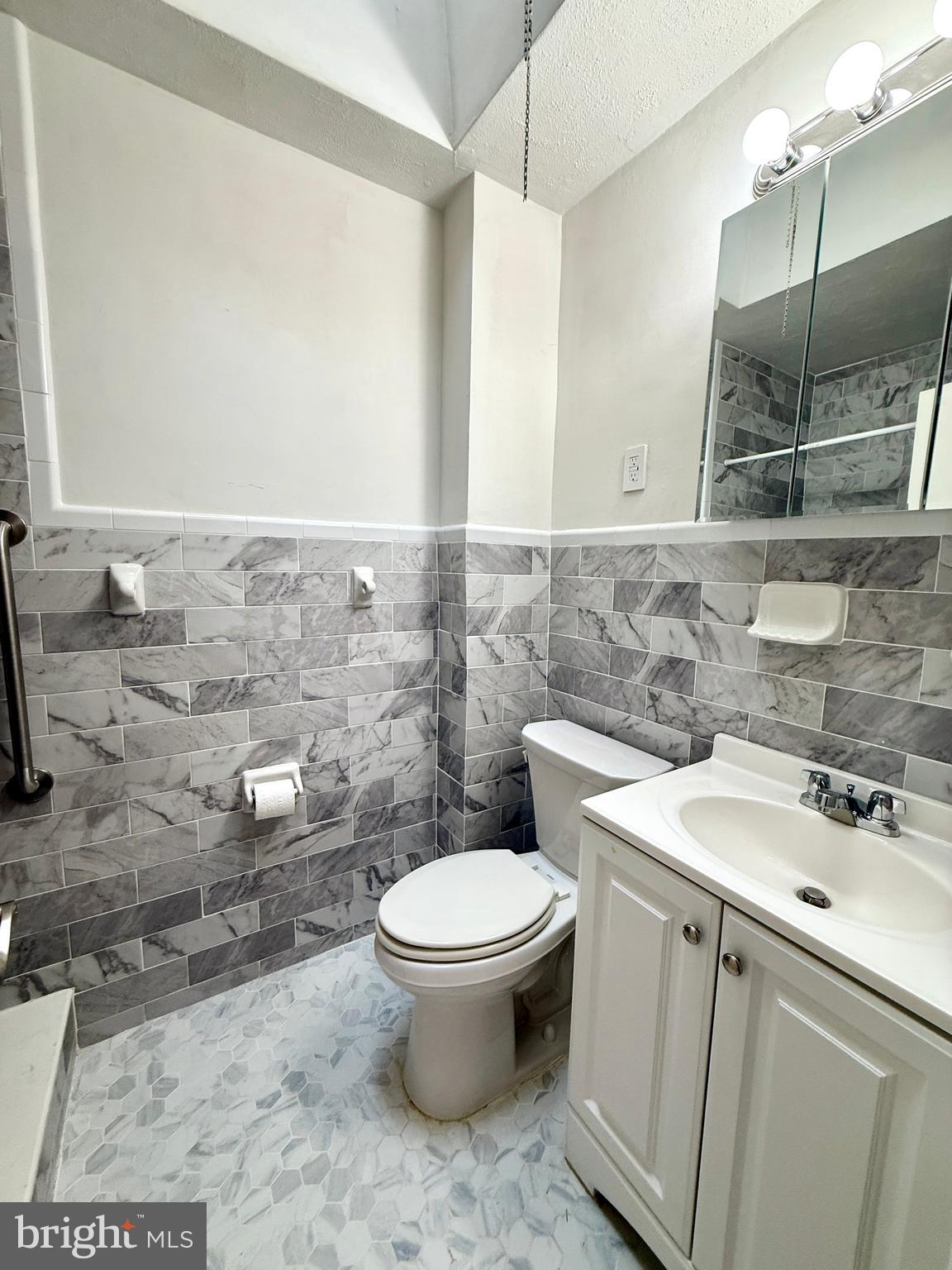 1121 Ripley Street Philadelphia, PA 19111 - Photo 18 of 34 Gallery Image 18