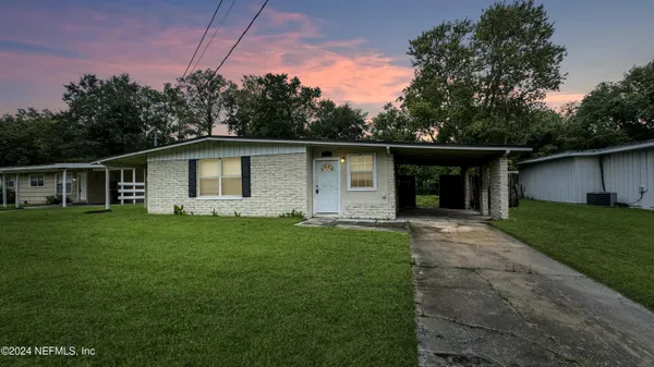 $1,495 | 6947 Clovis Road, Jacksonville, FL 32205