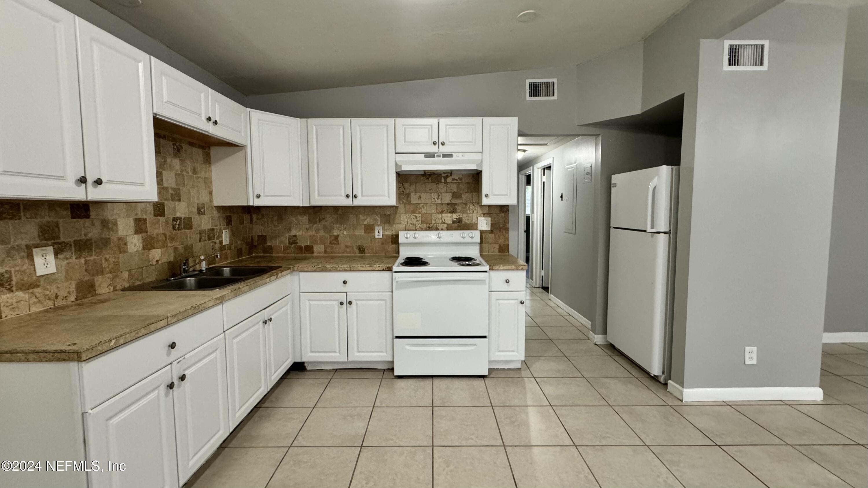 6947 Clovis Road Jacksonville, FL 32205 - Photo 8 of 12 IMG_4608