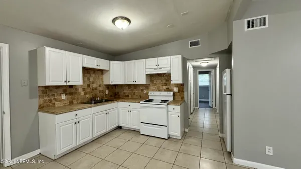 $1,495 | 6947 Clovis Road, Jacksonville, FL 32205