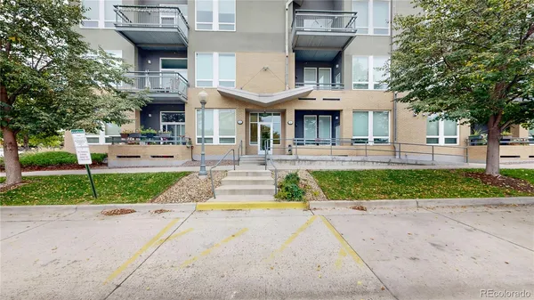 $589,000 | 8185 East Lowry Boulevard, Unit 302, Denver, CO 80230