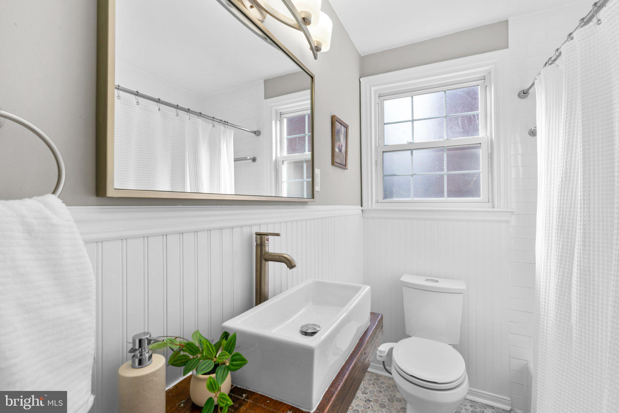 4629 Briarclift Road Baltimore, MD 21229 - Photo 25 of 65 Main level; full bathroom.