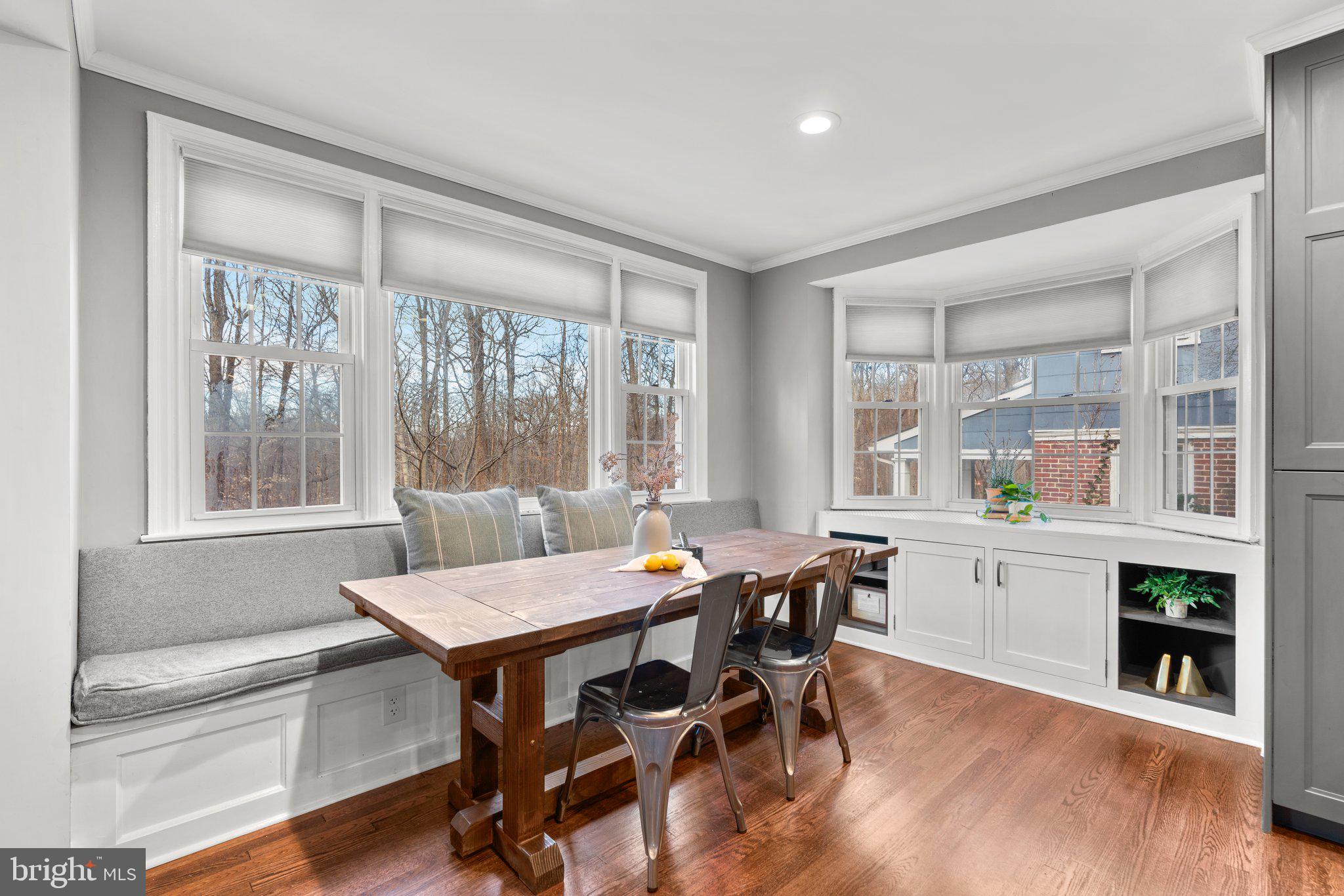 4629 Briarclift Road Baltimore, MD 21229 - Photo 9 of 65 Main level; built-in bench w/ storage, dining area