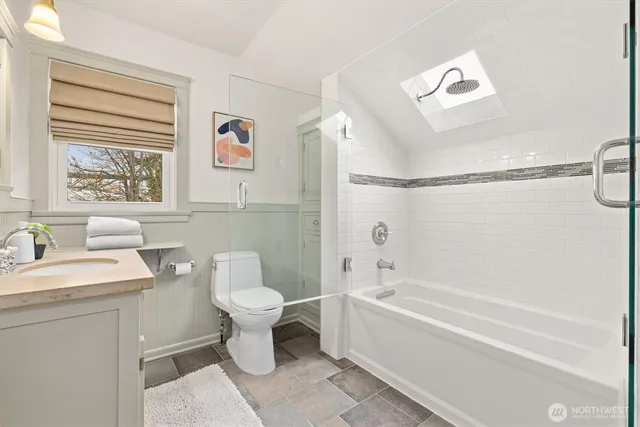 $1,100,000 | 2912 3rd Avenue North, Seattle, WA 98109