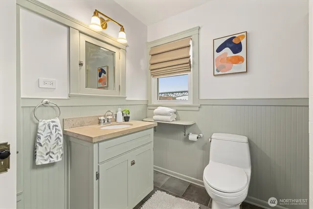 $1,100,000 | 2912 3rd Avenue North, Seattle, WA 98109