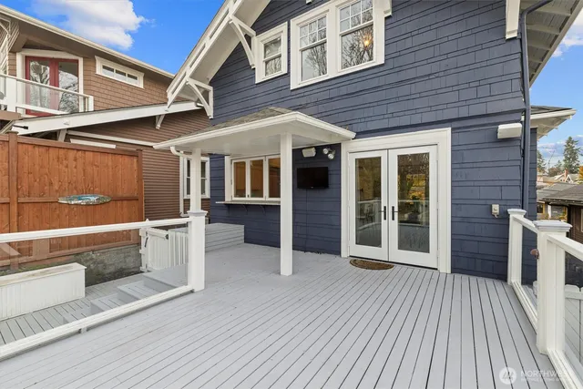 $1,100,000 | 2912 3rd Avenue North, Seattle, WA 98109