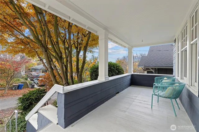 $1,100,000 | 2912 3rd Avenue North, Seattle, WA 98109