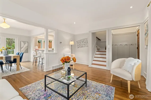 $1,100,000 | 2912 3rd Avenue North, Seattle, WA 98109