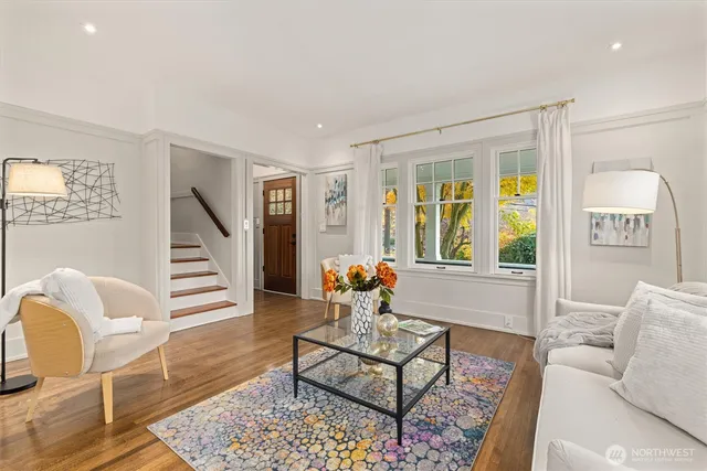 $1,100,000 | 2912 3rd Avenue North, Seattle, WA 98109