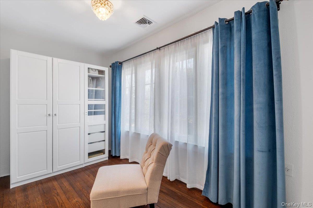 9 Lockwood Road Scarsdale, NY 10583 - Photo 15 of 33