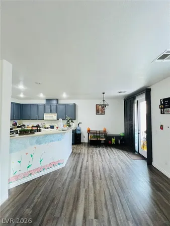 $2,100 | 1323 Grass Creek Avenue, Unit 1, Henderson, NV 89012