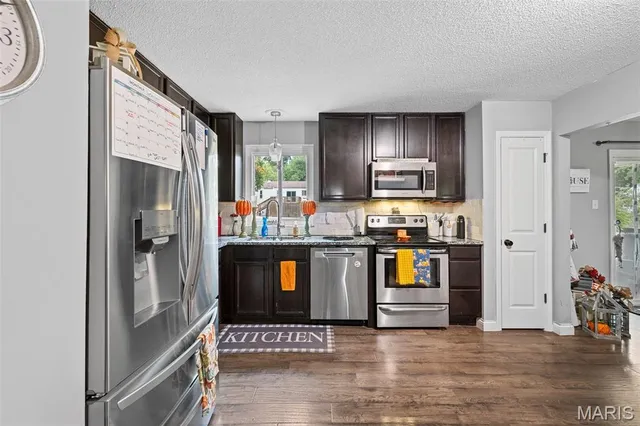 $2,600 | 751 Winding Path Lane, Manchester, MO 63021