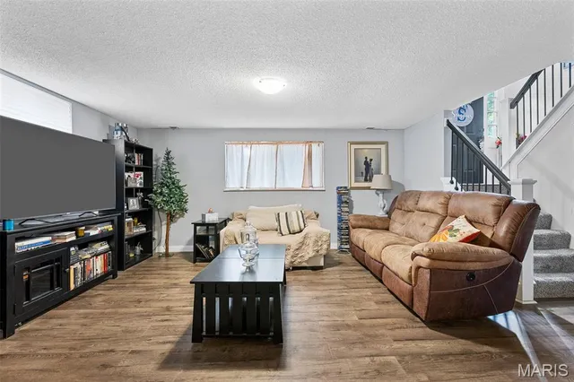 $2,600 | 751 Winding Path Lane, Manchester, MO 63021