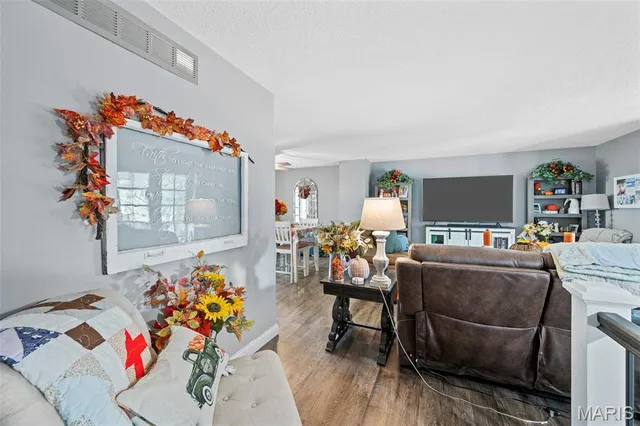 $2,600 | 751 Winding Path Lane, Manchester, MO 63021