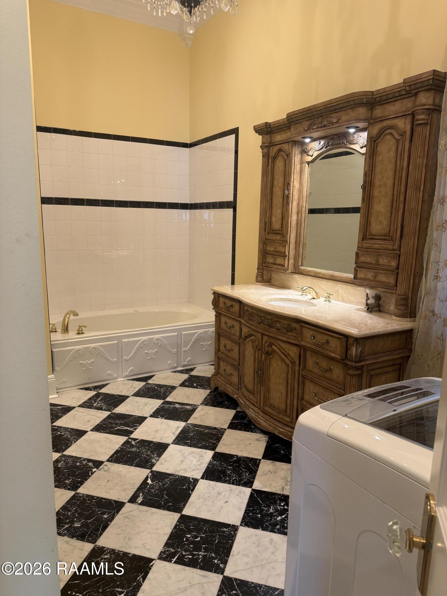 429 Catholique Road Carencro, LA 70520 - Photo 12 of 48 Main House Primary Bath 1