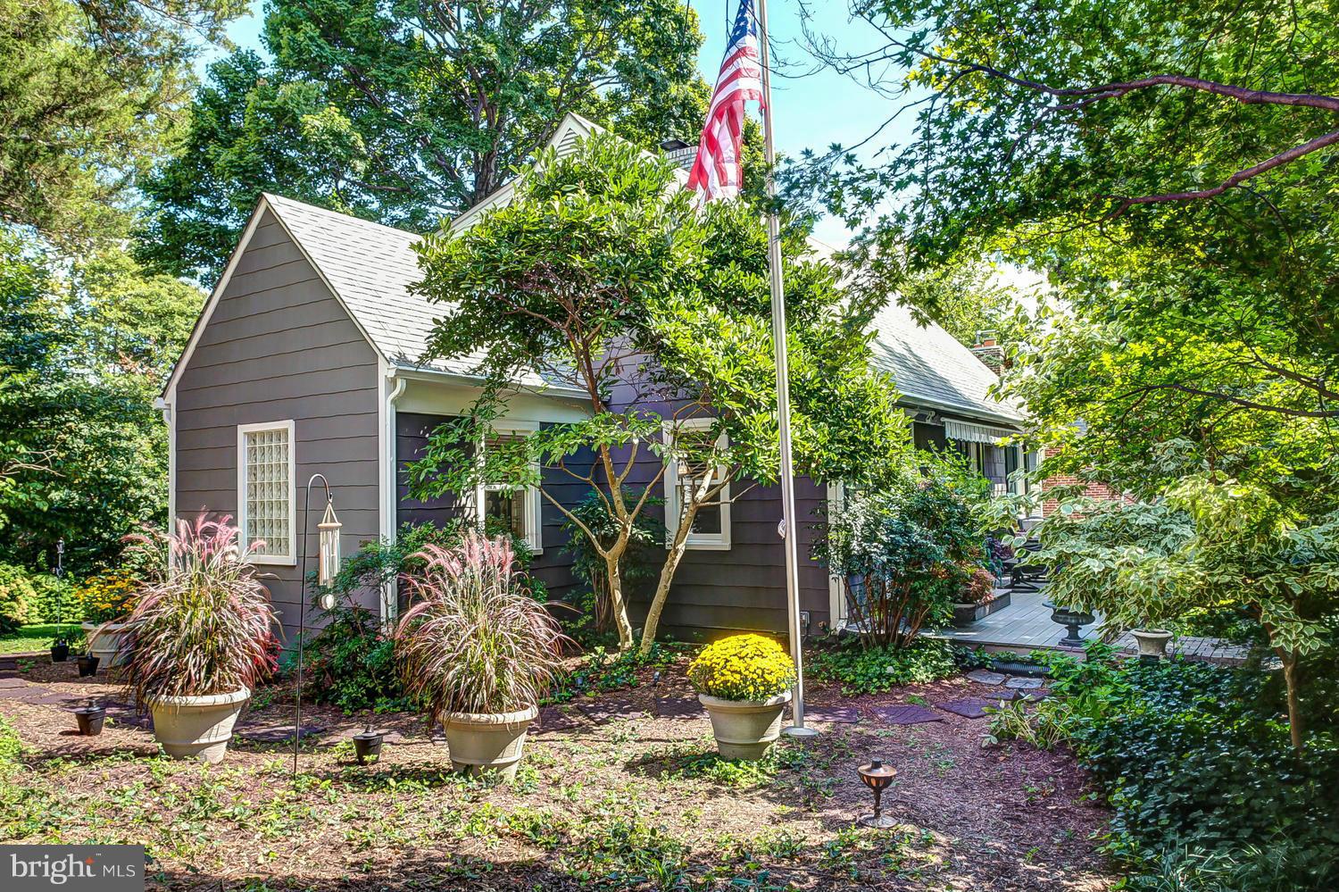 807 Rowen Road Silver Spring, MD 20910 - Photo 1 of 30 Exterior (Front)