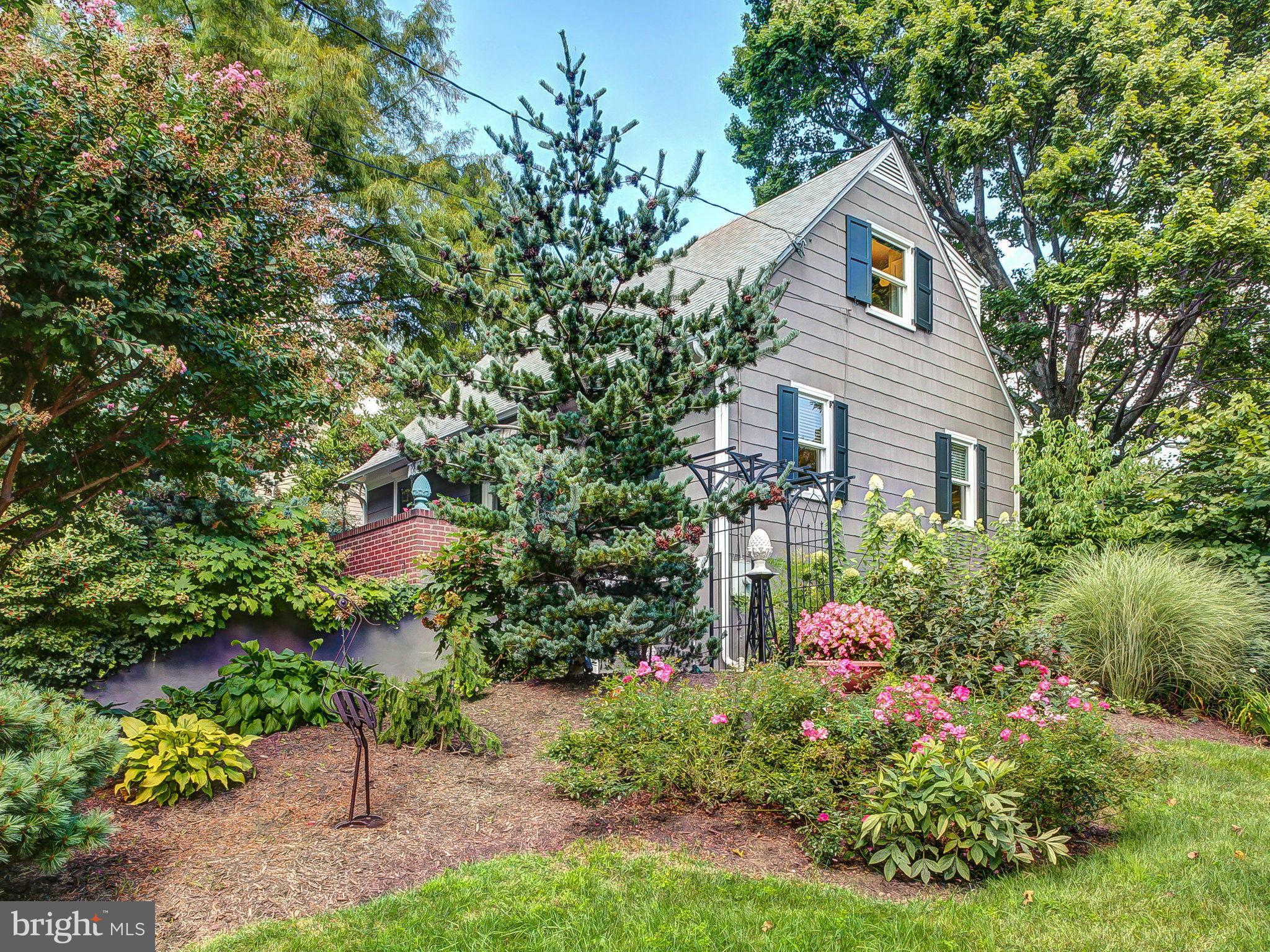 807 Rowen Road Silver Spring, MD 20910 - Photo 2 of 30 Exterior (Front)