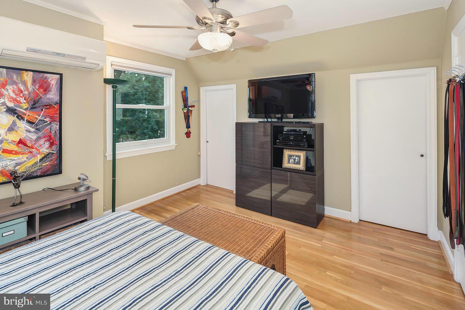 807 Rowen Road Silver Spring, MD 20910 - Photo 20 of 30 Bedroom