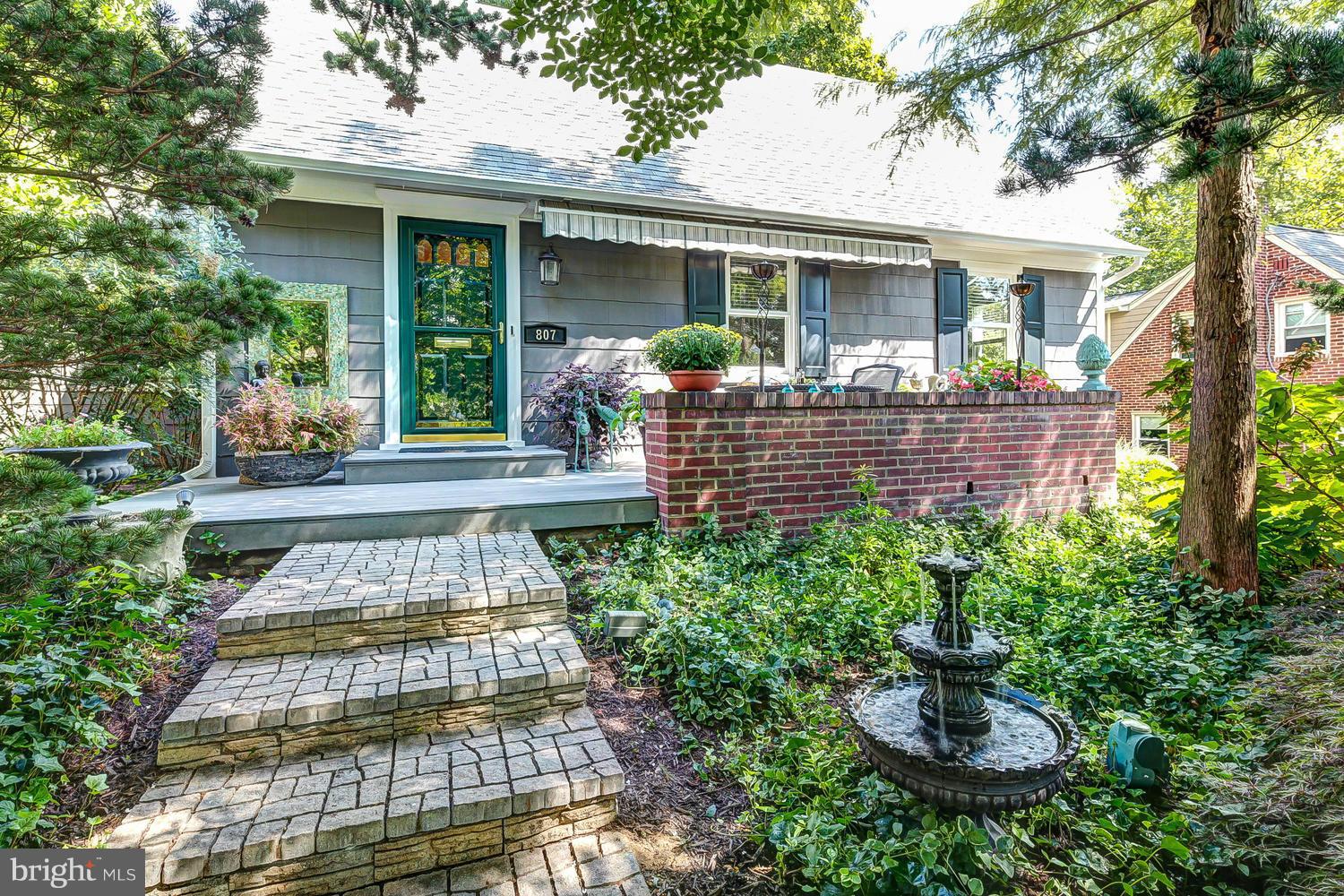 807 Rowen Road Silver Spring, MD 20910 - Photo 4 of 30 Exterior (Front)