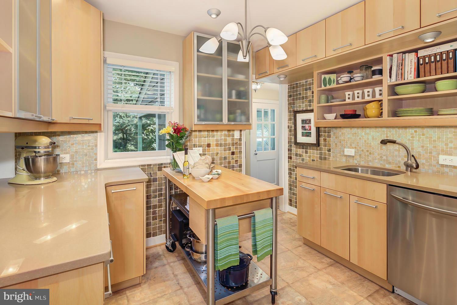 807 Rowen Road Silver Spring, MD 20910 - Photo 10 of 30 Kitchen