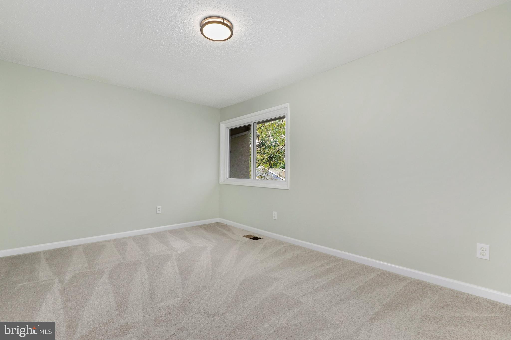 2409 Southgate Square Reston, VA 20191 - Photo 18 of 40